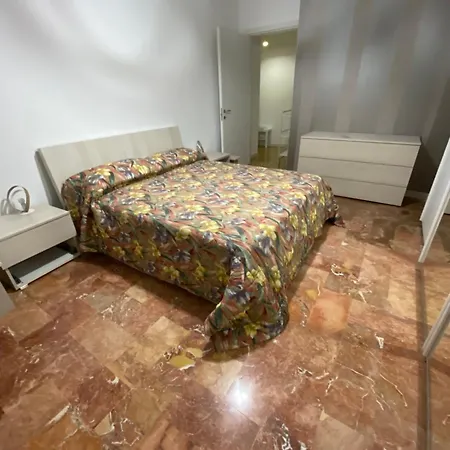 Apartament La Casa Di Telen Zona Policlinico Oncologico E De Grecis Bari